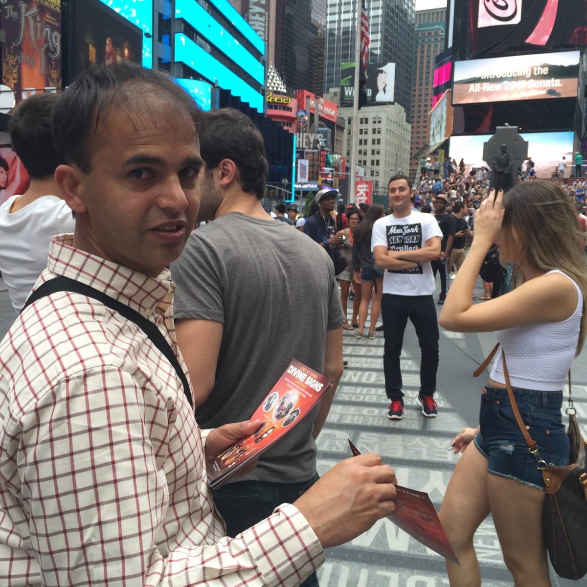 Messiah Foundation USA in Times Square The Awaited One